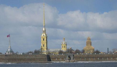 Petersburg zagrożony powodzią. Woda może podnieść się o 3 metry