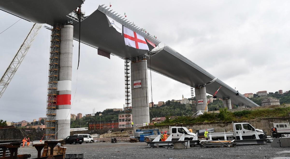 "Zamontowano ostatnie przęsło". Rekordowe tempo odbudowy mostu w Genui