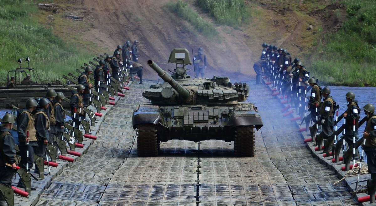Rosja sprowadza stare czołgi na południe Ukrainy. OSW: ten krok zdradza, jakie są plany Kremla
