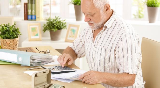 Waloryzacja emerytur: kwotowa czy procentowa? 