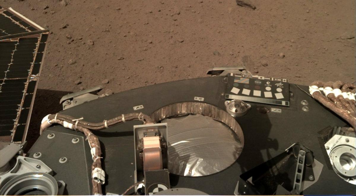 NASA opublikowała zdjęcia z Marsa. Widać na nich m.in. polską flagę