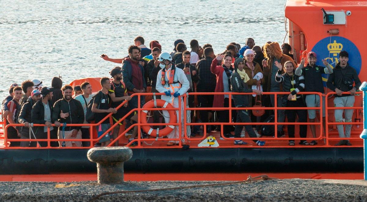 Nielegalni migranci nadal zalewają Wyspy Kanaryjskie. Hiszpania ogłasza stan sytuacji nadzwyczajnej