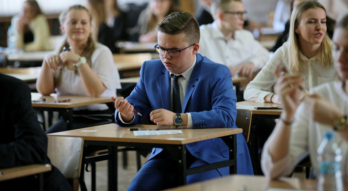 Szef CKE Marcin Smolik: egzaminy przebiegają spokojnie