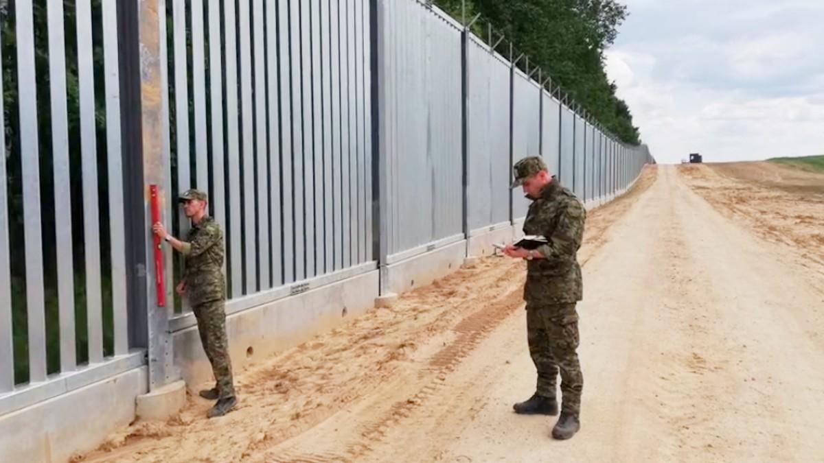 Zapora na granicy z Białorusią prawie gotowa. Ostatni dzień prac budowlanych