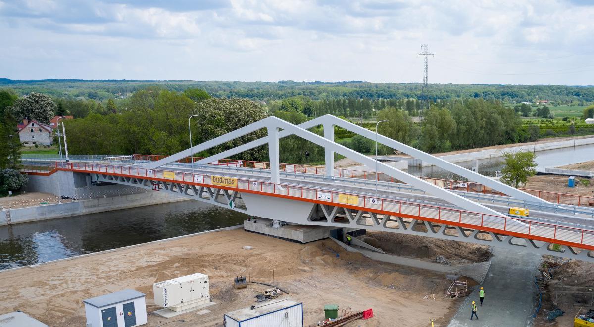 Most nad rzeką Elbląg w Nowakowie będzie udostępniony dla kierowców. Zniknie przeprawa pontonowa