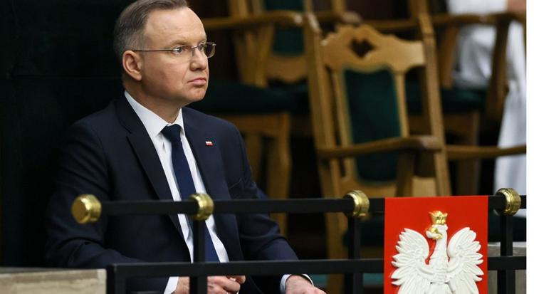 Prezydent Andrzej Duda skrytyk...