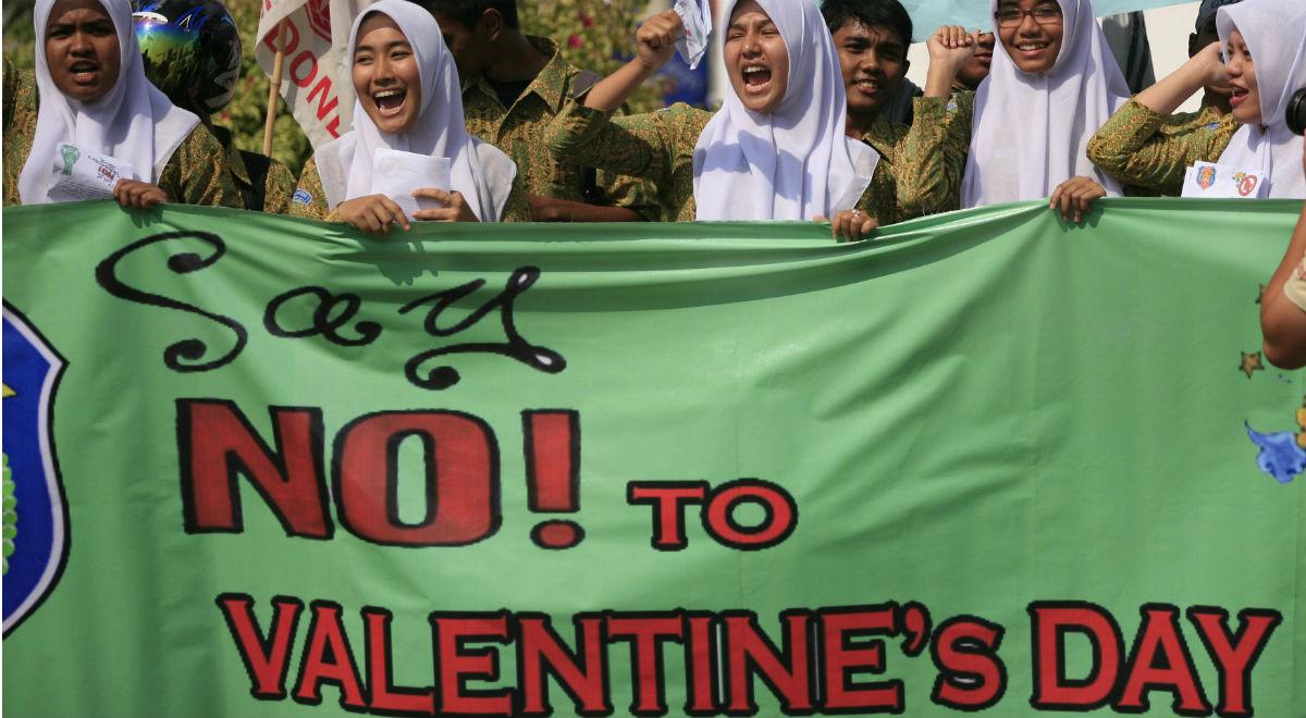 W tych krajach naprawdę nie lubią Walentynek. Za obchodzenie tego dnia można trafić do aresztu
