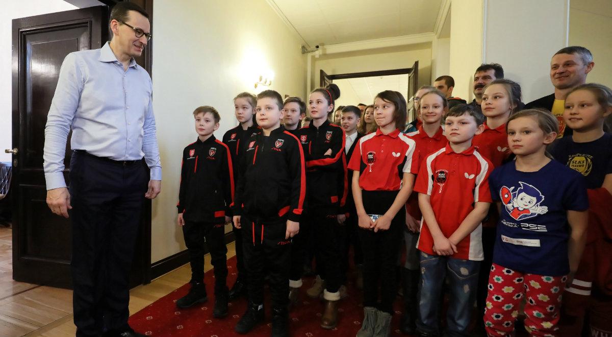 Premier spotkał się z dziećmi i młodzieżą, która odwiedziła KPRM w ferie