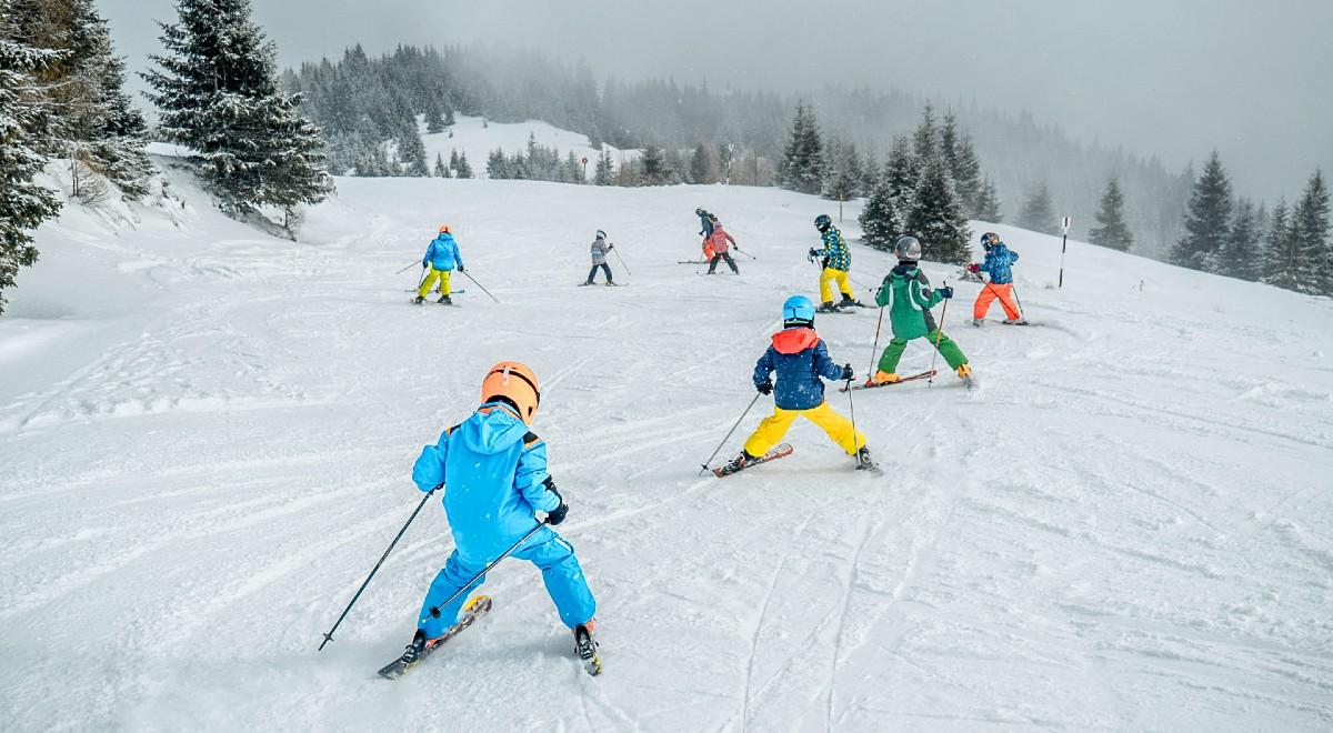 Stoki narciarski i hotele ponownie otwarte. Gminy górskie chcą odrobić straty