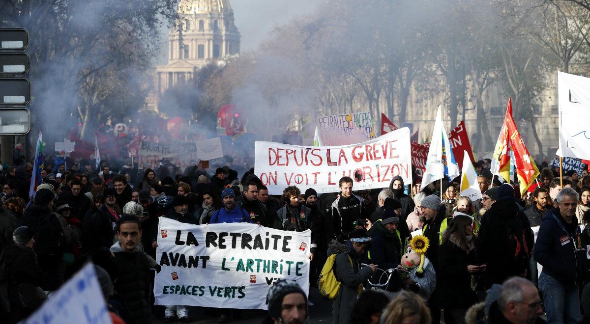Francja sparaliżowana strajkami. Wielkie korki i utrudnienia w większości miast