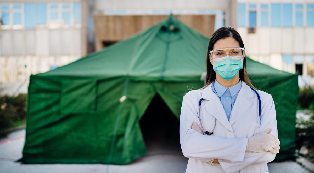 Walka z koronawirusem. PZU kupi blisko 2 tysiące namiotów dla szpitali