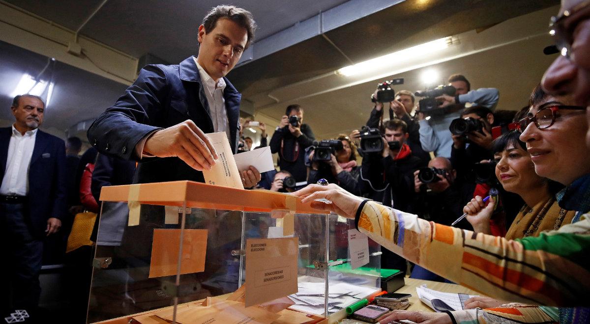 Hiszpanie ruszyli do urn. Trwają przedterminowe wybory parlamentarne