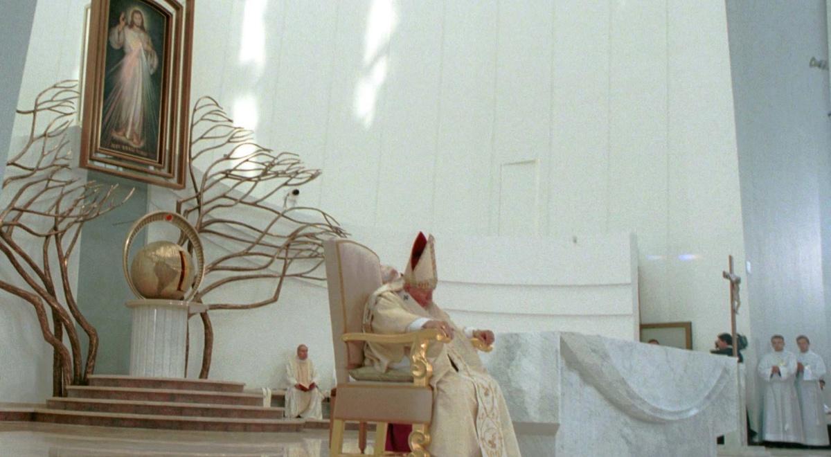 Jan Paweł II a Boże Miłosierdzie. Abp Jędraszewski: miłosierdzie ma pierwszeństwo nad sprawiedliwością