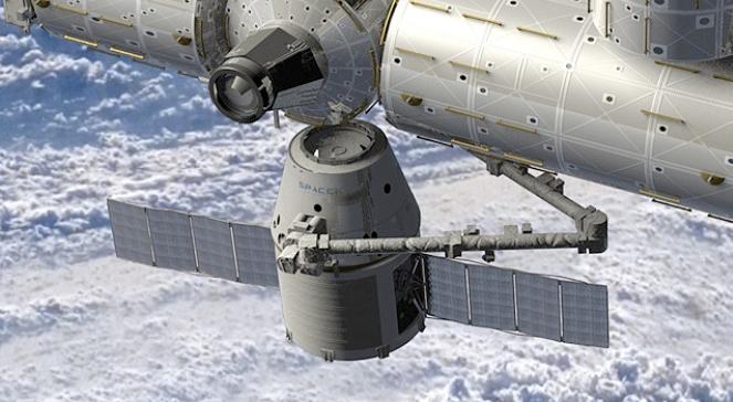 Prywatny statek kosmiczny Dragon-3 wrócił na Ziemię