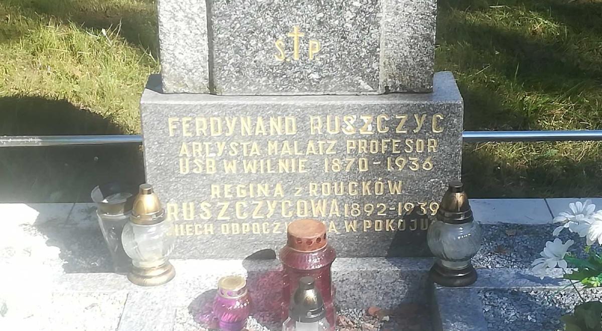 Białoruś: kwiaty i znicze na grobie malarza Ferdynanda Ruszczyca. "Zasłużony dla obu narodów"