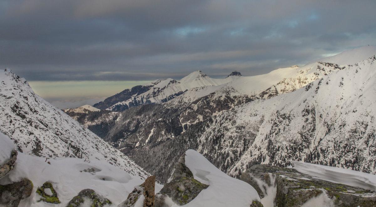 Coraz więcej śniegu w Tatrach. Drugi stopień zagrożenia lawinowego