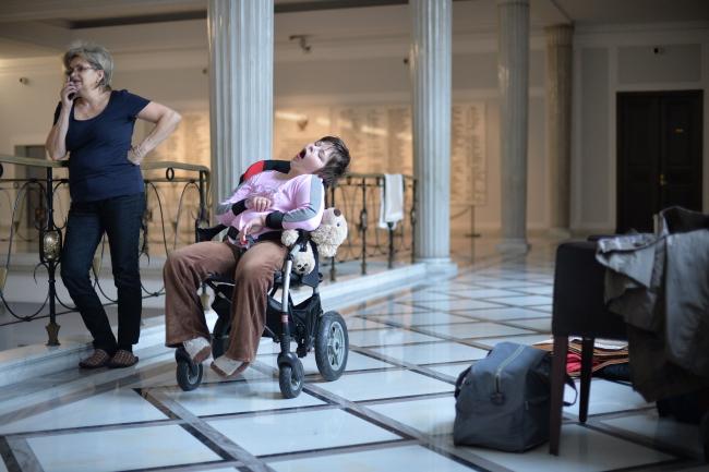 Protest rodziców i opiekunów dzieci niepełnosprawnych w Sejmie