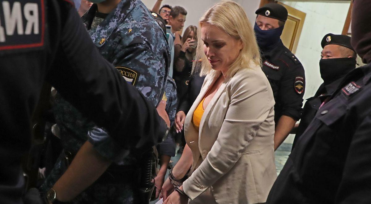 Rosyjska dziennikarka skazana na areszt domowy. Wcześniej protestowała przeciwko wojnie na Ukrainie