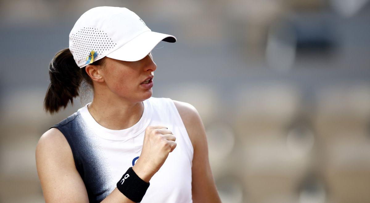 Roland Garros: Iga Świątek - Cristina Bucsa. Nerwy tylko w pierwszym secie. Liderka rankingu gra dalej!