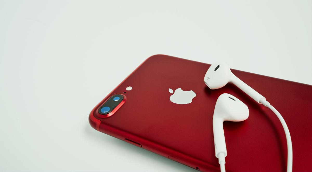 Apple wprowadza nowe, "drapieżne" iPhone'y. Zyski trafią na szlachetny cel