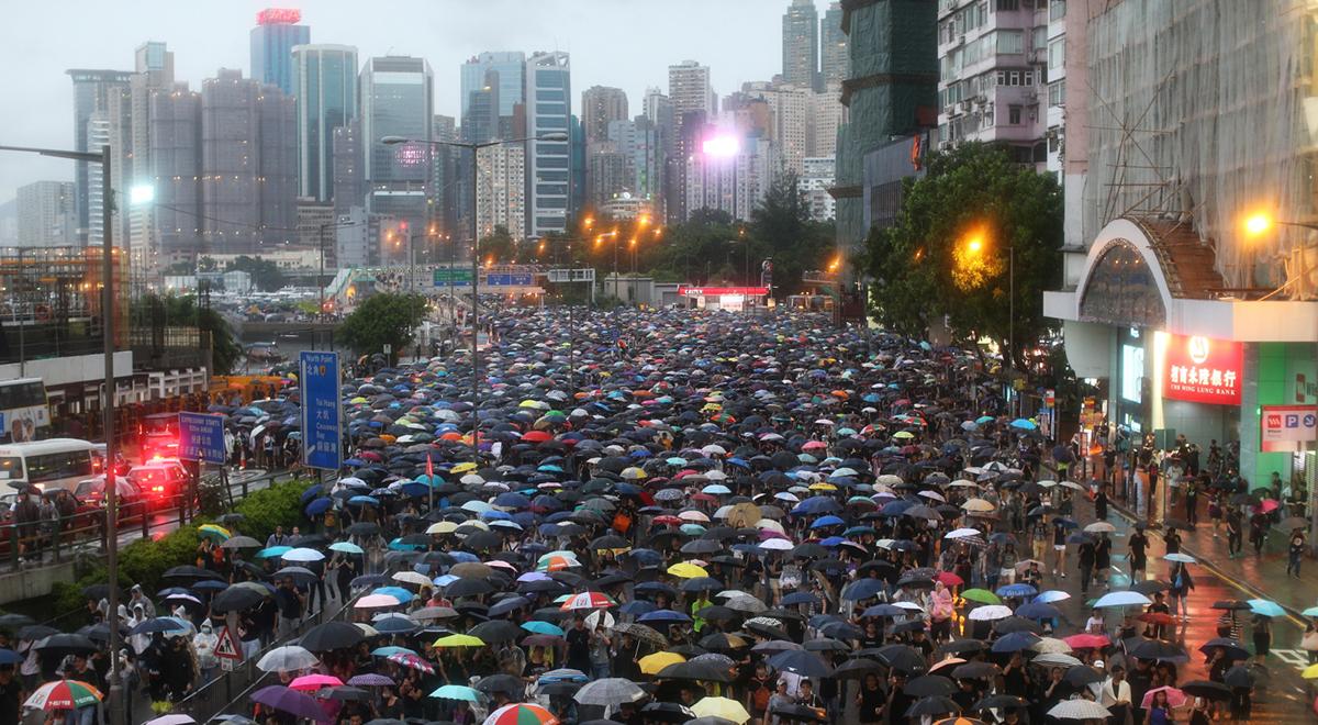 "Światowa szachownica". Trwają protesty w Hongkongu