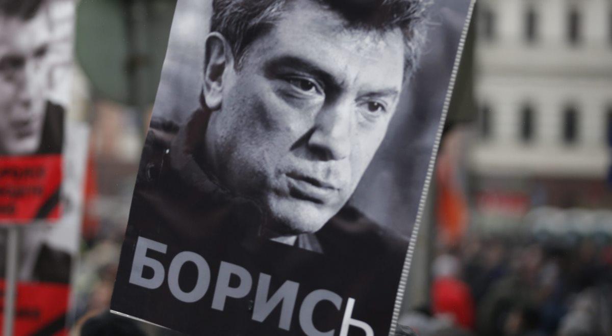 Tysiące Rosjan na marszach pamięci Borysa Niemcowa (transmisja wideo)