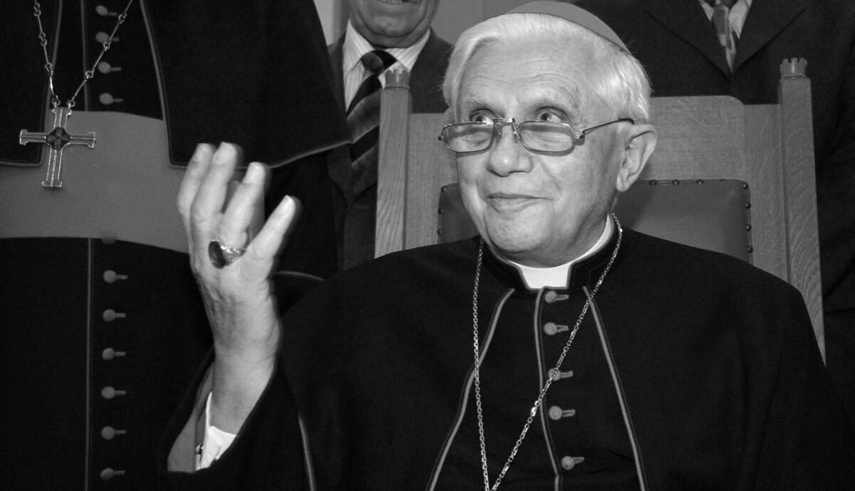 Pogrzeb Benedykta XVI. Jakub Kumoch: prezydent Andrzej Duda zamierza wziąć udział w uroczystościach