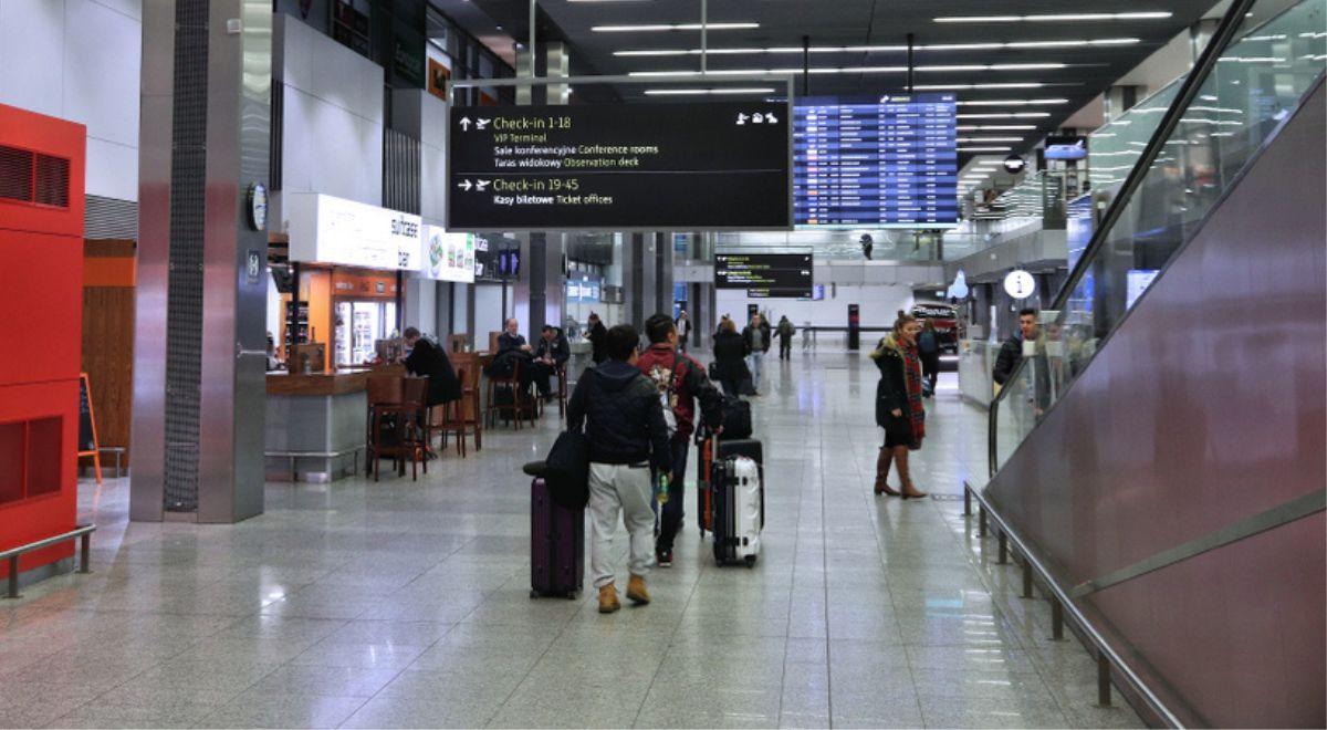 Pakistańczycy z fałszywymi paszportami na krakowskim lotnisku. SG: byli zdesperowani
