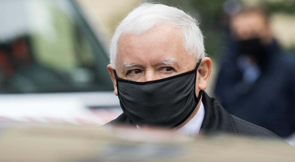 Jarosław Kaczyński trafił na kwarantannę. Hejterzy życzą mu śmierci