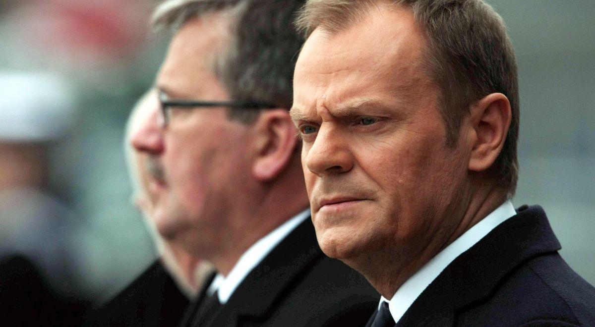 Według Onetu Tusk płakał po Smoleńsku. W rzeczywistości dbał o polityczną przyszłość