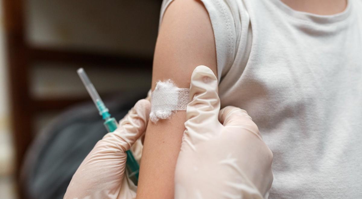 Wiedeń: ruszają szczepienia dzieci przeciw COVID-19. Postawiono na preparat Pfizera
