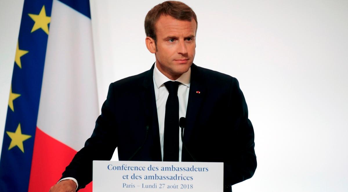 Przemeblowania na francuskiej scenie politycznej. Nowy sezon pod znakiem spadku popularności Macrona