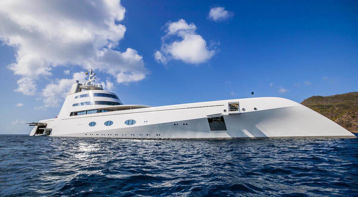 Zablokowane luksusowe jachty oligarchów generują gigantyczne koszty. Nie wiadomo komu wystawiać rachunki
