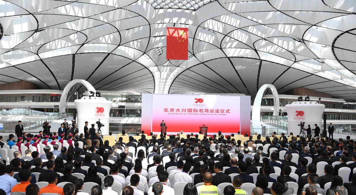 W Pekinie otwarto lotnisko gigant. Olbrzymi koszt budowy 
