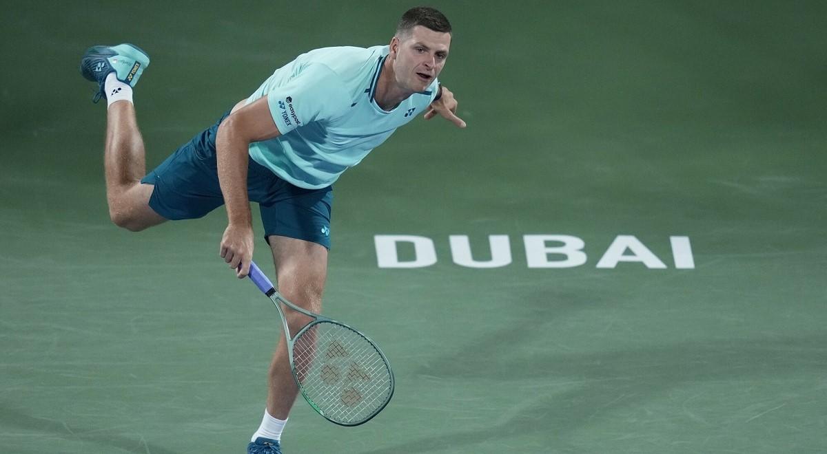 ATP Dubaj. Rywal postawił trudne warunki. Hubert Hurkacz wywalczył awans do ćwierćfinału