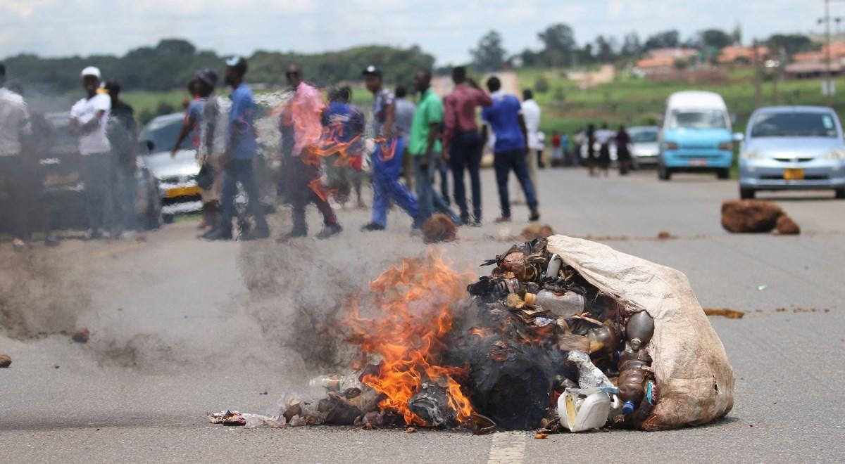 Zimbabwe: ostre protesty przeciwko podwyżkom cen paliwa. Są ofiary śmiertelne