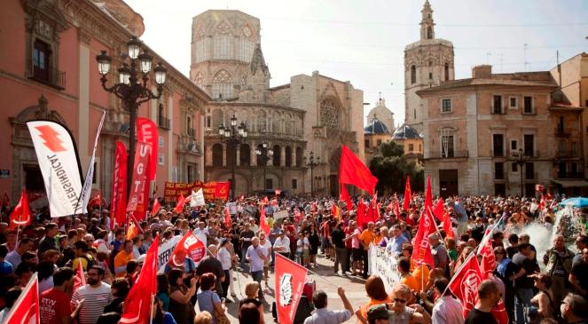 Antyrządowe manifestacje na ulicach hiszpańskich miast