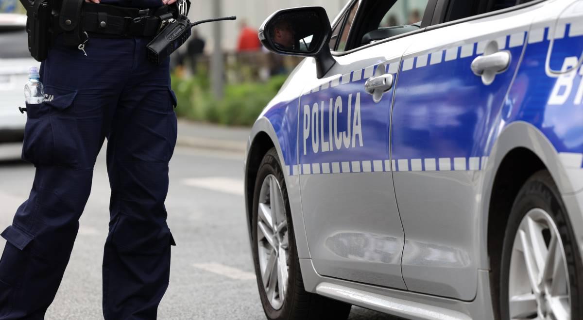 Napad rabunkowy na konwojenta w centrum Poznania. Policja kontynuuje poszukiwania