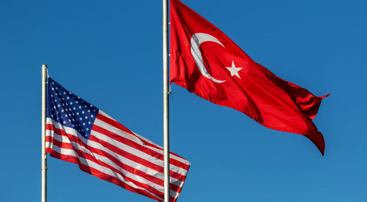 Turcja chce "odbudowy zaufania w NATO", a walczy w Syrii z sojusznikami USA