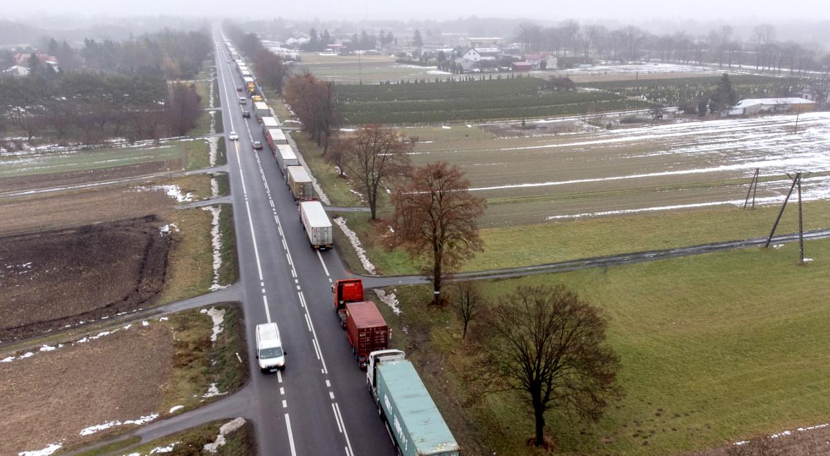 Przejście graniczne w Dorohusku. Ponad 2000 ciężarówek oczekuje na odprawę