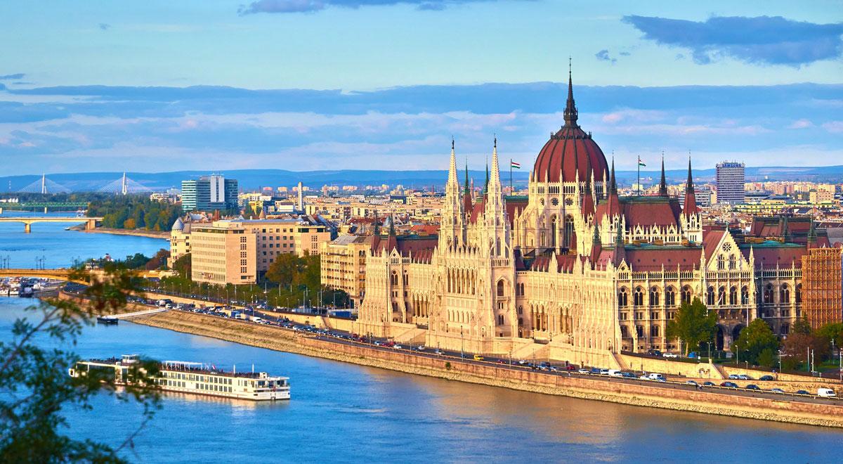 Podatek bankowy: jak sprawdził się na Węgrzech? "Zapłacili obywatele"