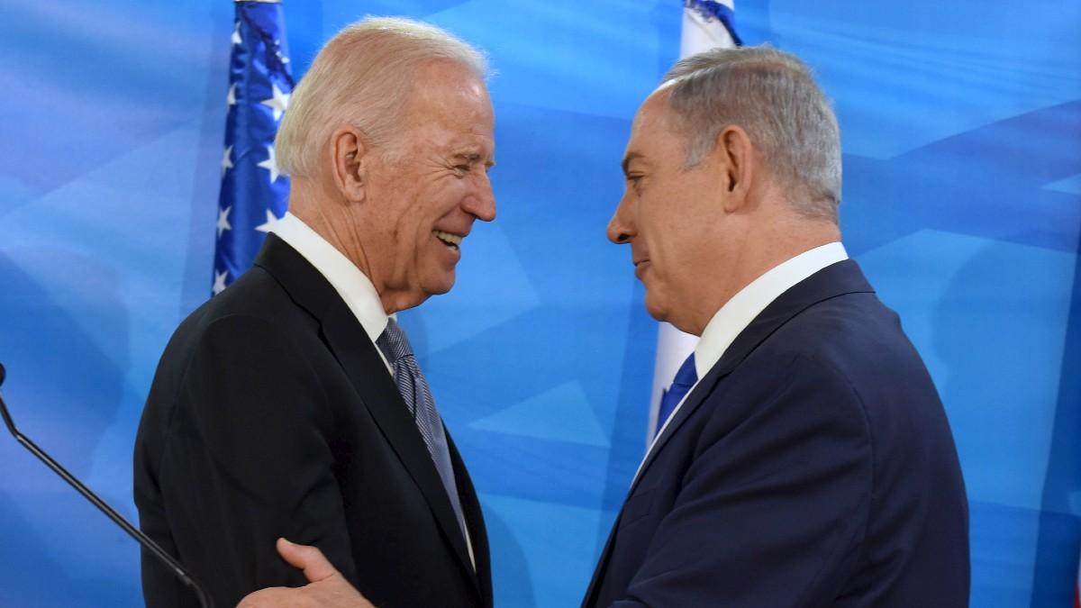 "Jest moim przyjacielem od dekad". Biden zapowiada współpracę z Netanjahu, ale stawia warunki