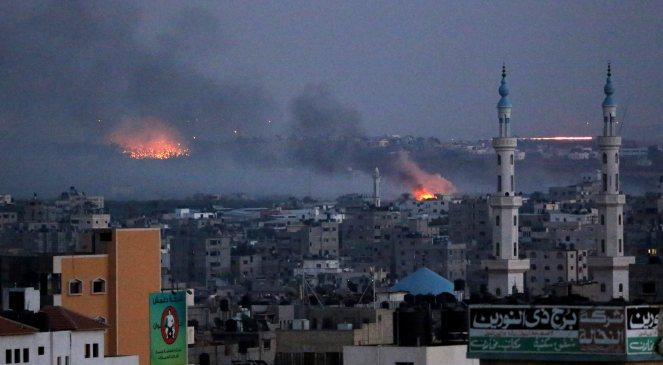Koniec zawieszenia broni w Gazie. Obustronny ostrzał wznowiony
