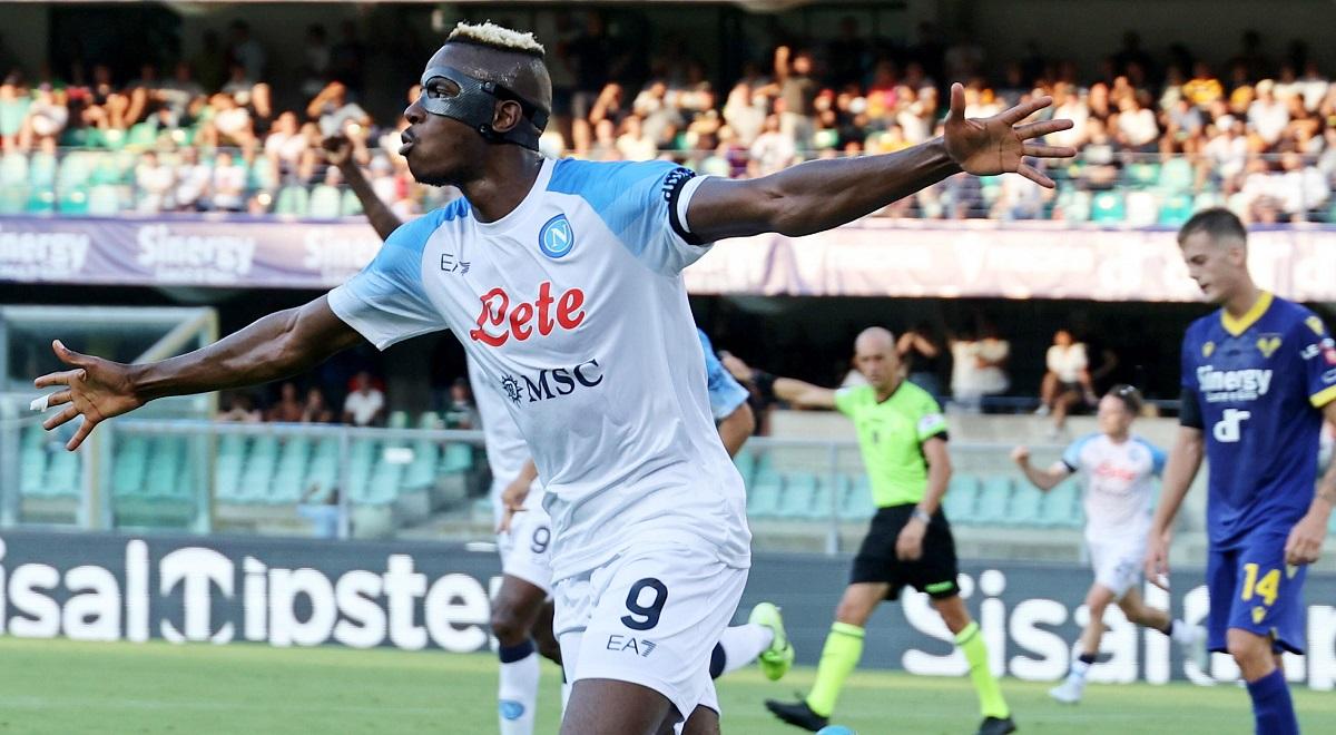 Serie A: napastnik Napoli w pięknym stylu "rozprawił się" z rasistami. Trudno o lepszą ripostę