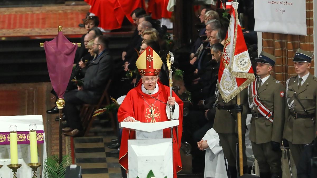 Biskup Janocha: wyrok był już wydany. Msza święta w intencji ofiar katastrofy smoleńskiej