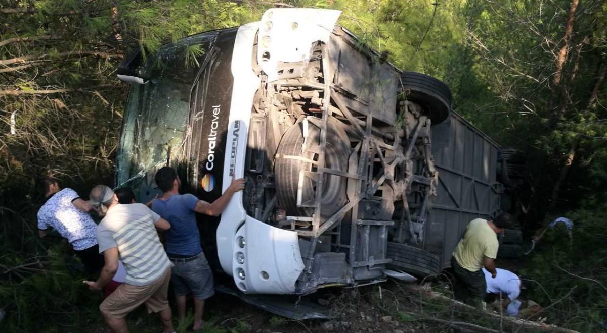 Autokar z polskimi turystami spadł ze skarpy w Turcji. 30 rannych
