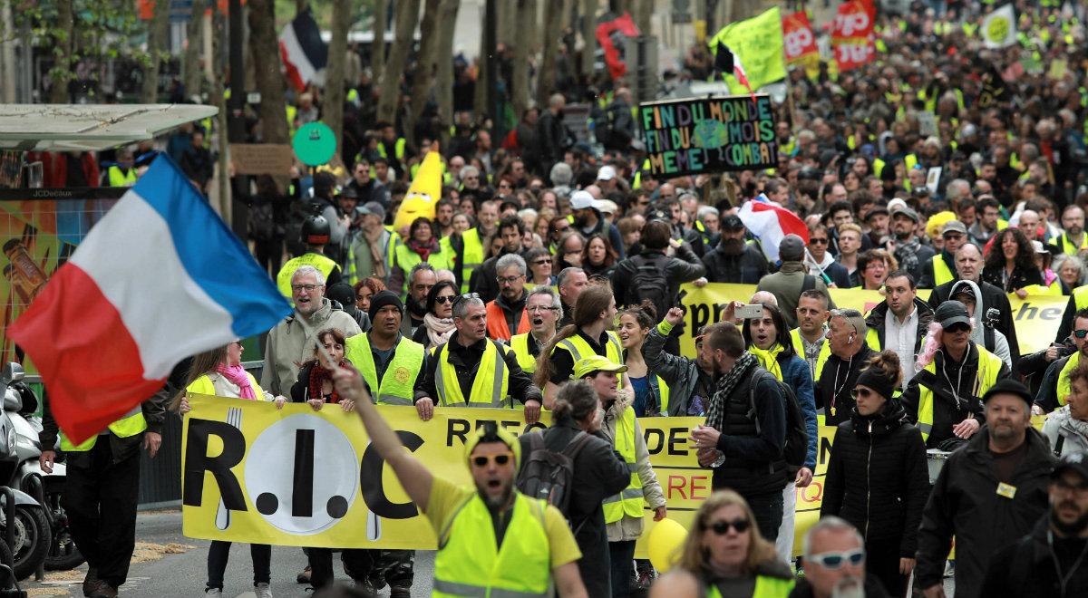 Protesty "żółtych kamizelek". Ekspert: pokazały brak poparcia dla reform Macrona