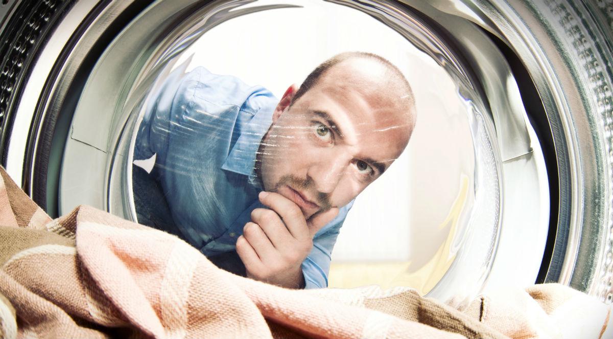 Dlaczego ubrania kurczą się w praniu? 