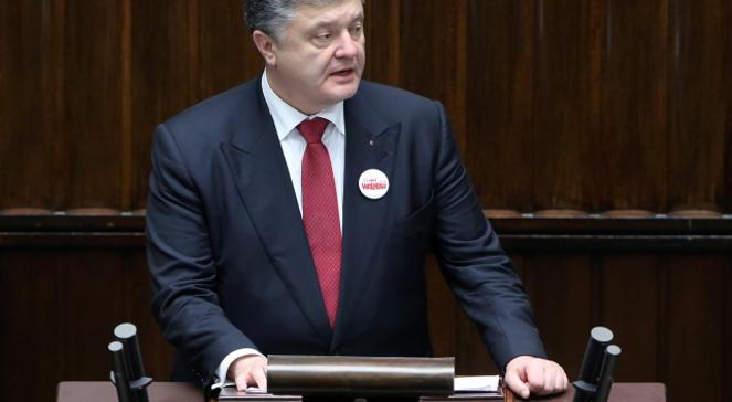 Petro Poroszenko: Ukraina płaci niezwykle wysoką cenę, życiem ludzkim, za tożsamość europejską