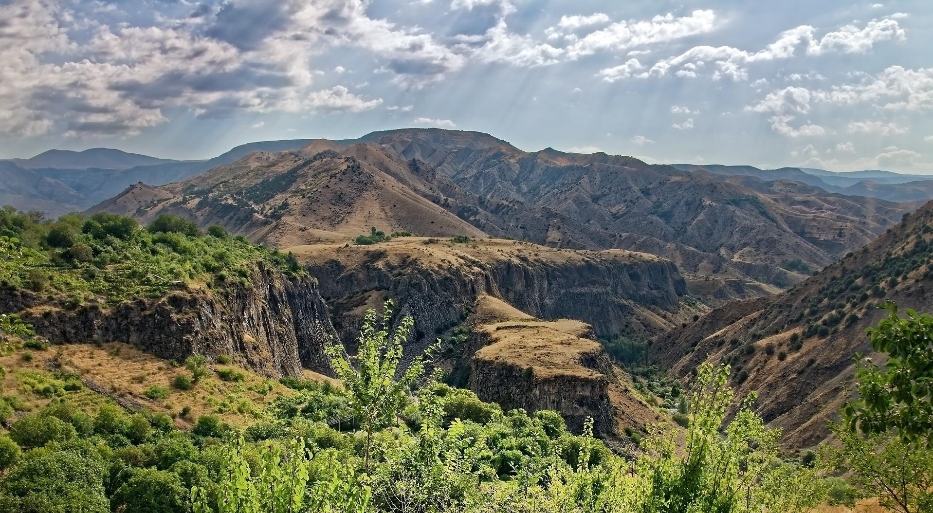 Wśród niedźwiedzi i zabytków, czyli podróż przez góry Armenii